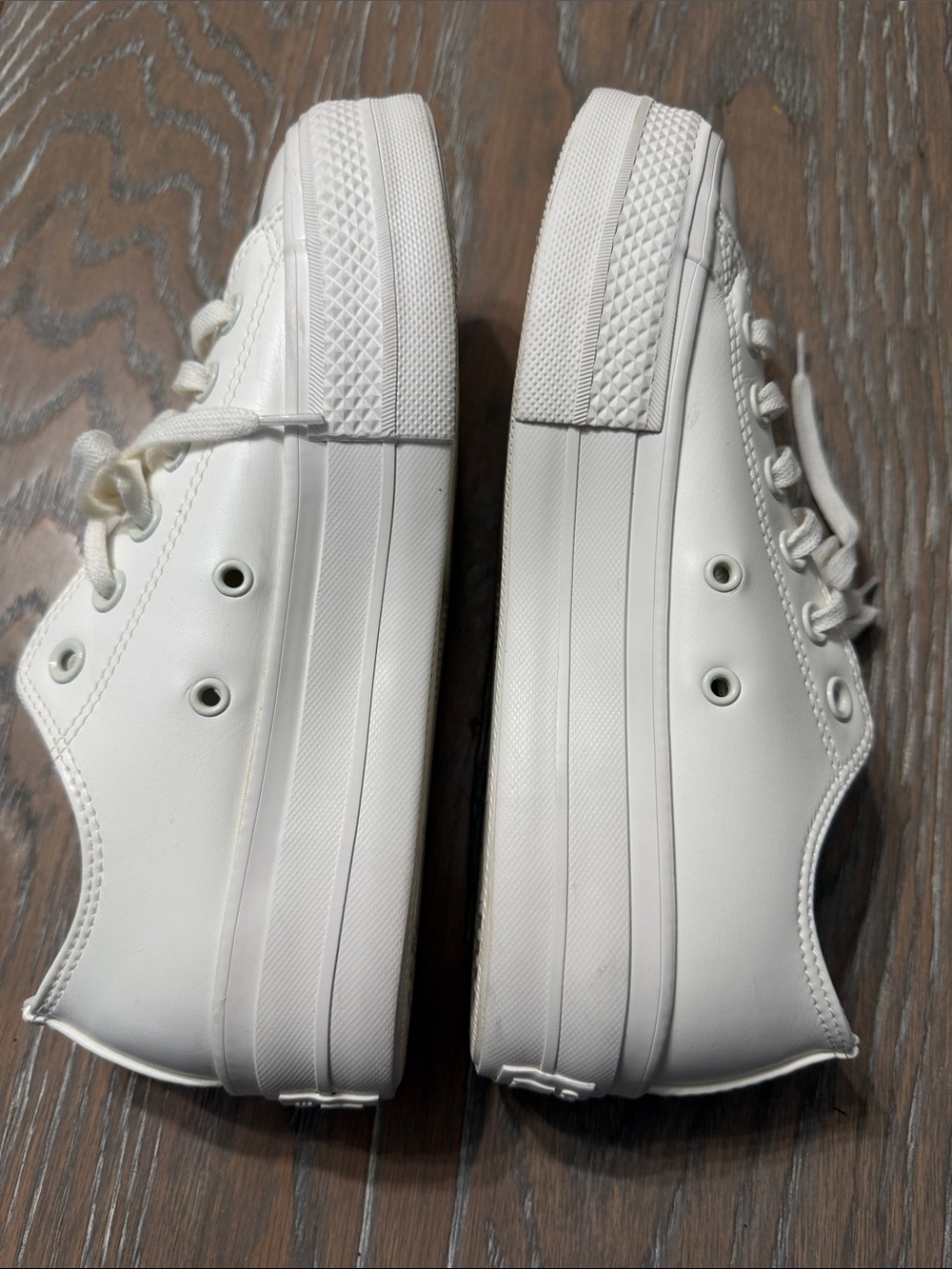Converse Women's Low-Top leather Sneakers White women’s 7.5
